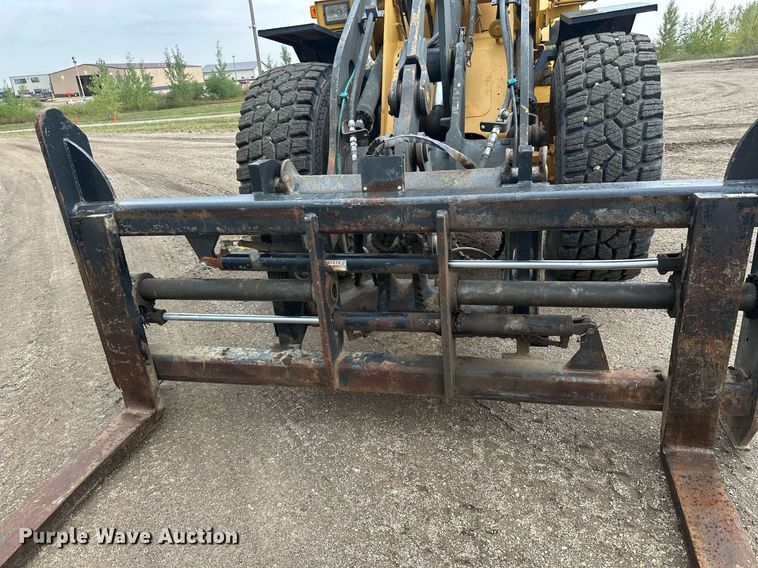 image for item DT6377 2001 Volvo L70D wheel loader