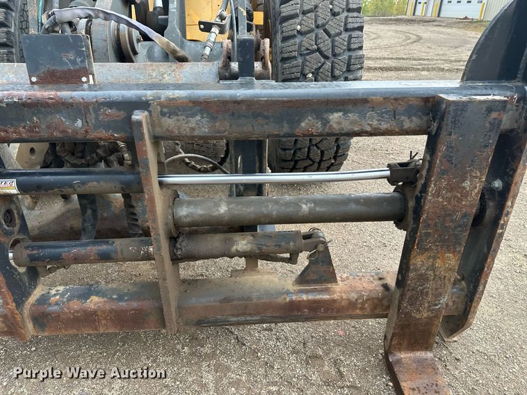 image for item DT6377 2001 Volvo L70D wheel loader