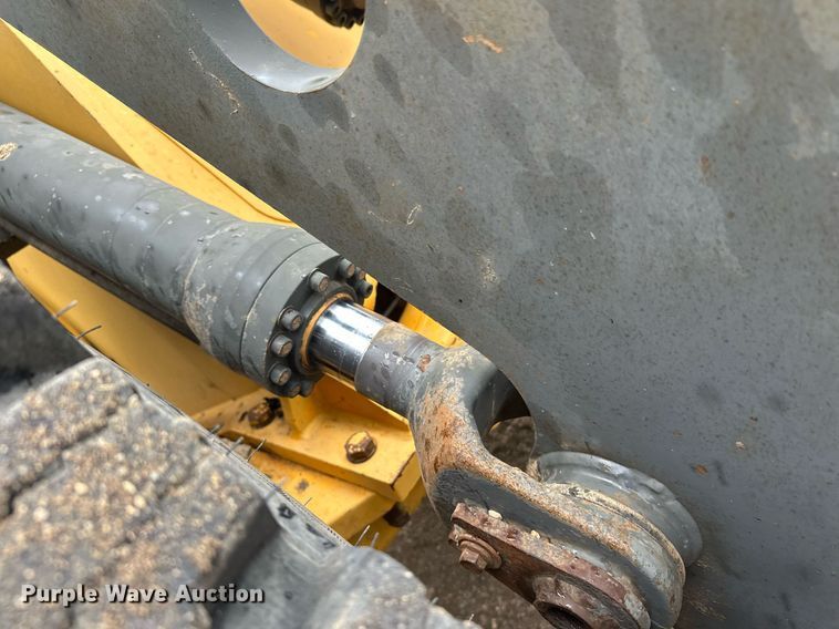 image for item DT6377 2001 Volvo L70D wheel loader