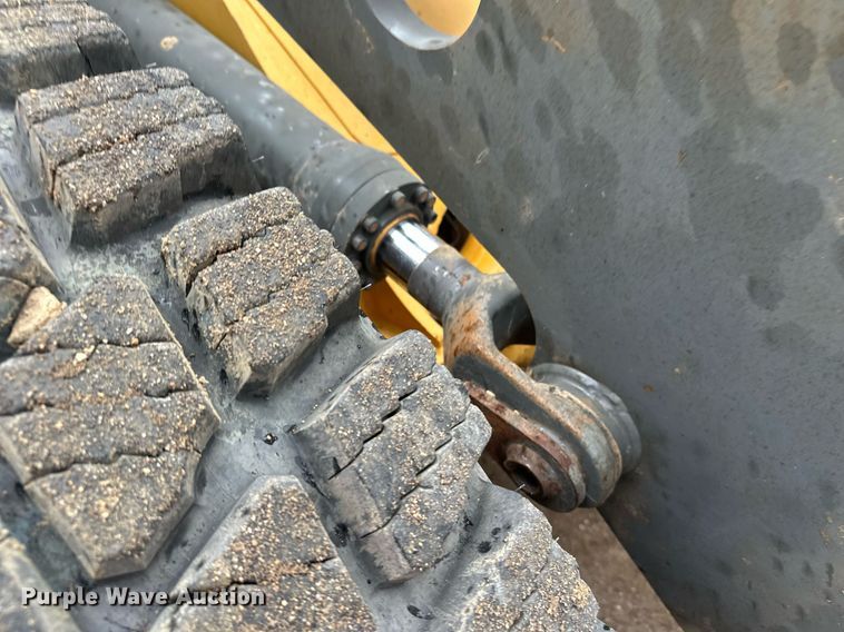 image for item DT6377 2001 Volvo L70D wheel loader