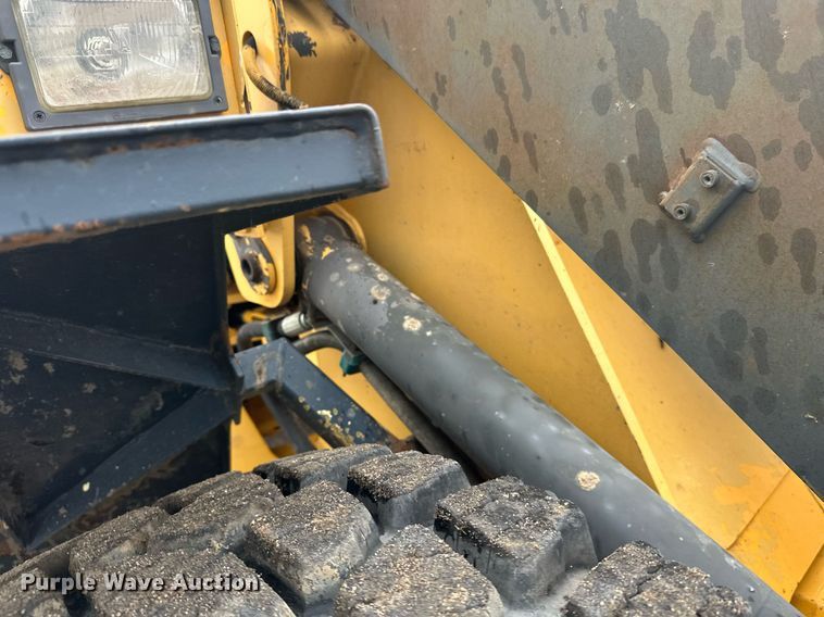 image for item DT6377 2001 Volvo L70D wheel loader