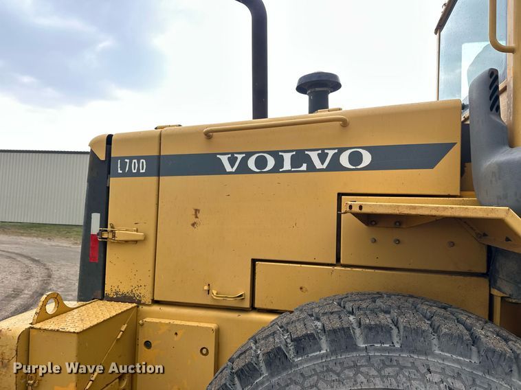 image for item DT6377 2001 Volvo L70D wheel loader