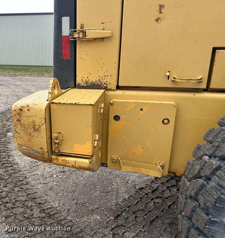 image for item DT6377 2001 Volvo L70D wheel loader