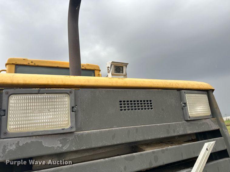 image for item DT6377 2001 Volvo L70D wheel loader