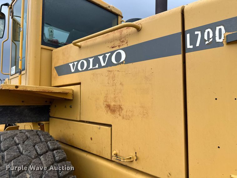 image for item DT6377 2001 Volvo L70D wheel loader