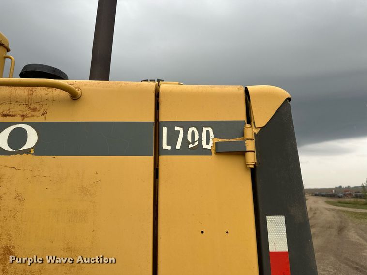 image for item DT6377 2001 Volvo L70D wheel loader