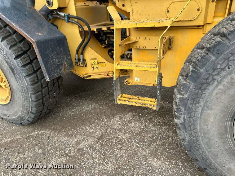 image for item DT6377 2001 Volvo L70D wheel loader