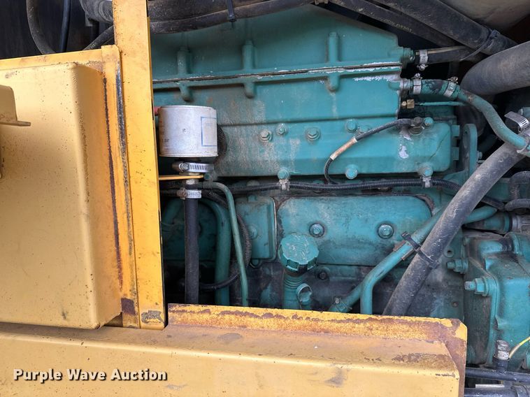 image for item DT6377 2001 Volvo L70D wheel loader