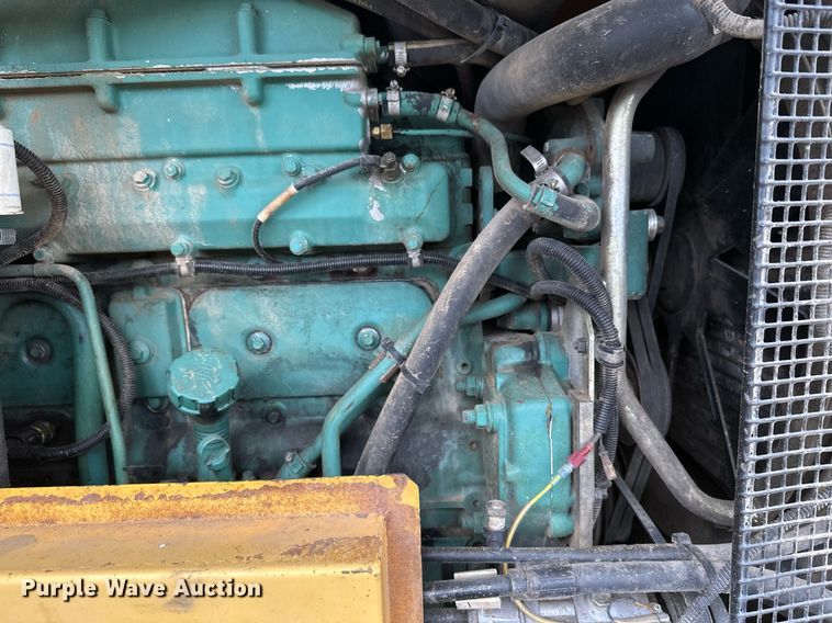 image for item DT6377 2001 Volvo L70D wheel loader