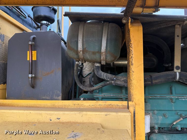 image for item DT6377 2001 Volvo L70D wheel loader