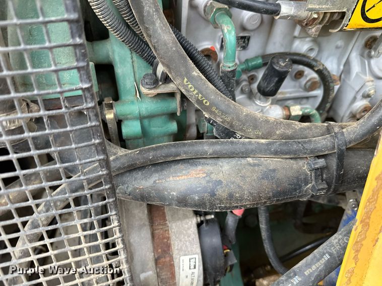 image for item DT6377 2001 Volvo L70D wheel loader