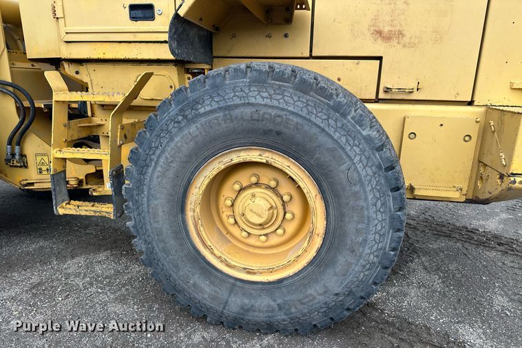 image for item DT6377 2001 Volvo L70D wheel loader