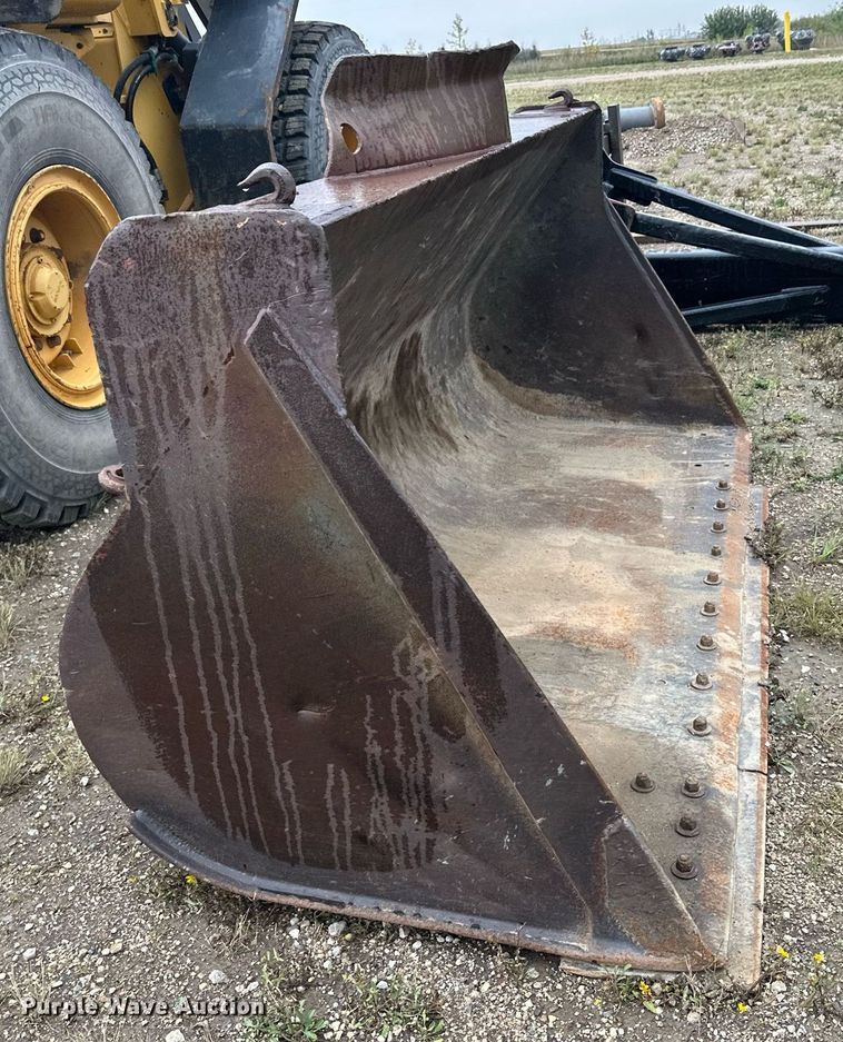 image for item DT6377 2001 Volvo L70D wheel loader