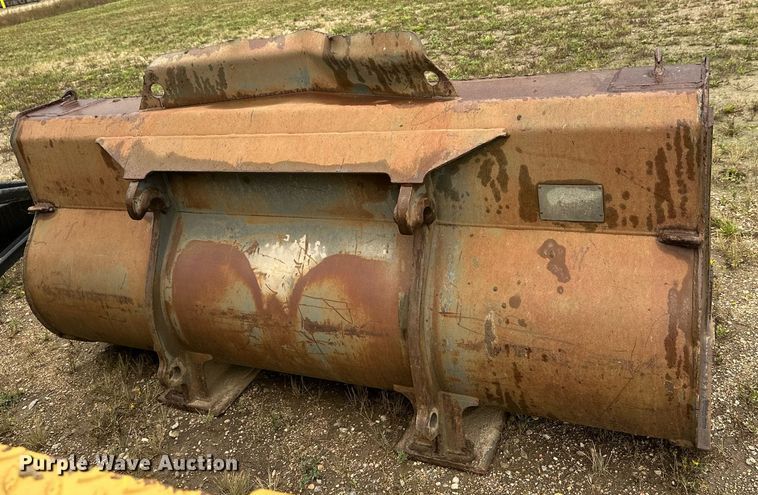 image for item DT6377 2001 Volvo L70D wheel loader