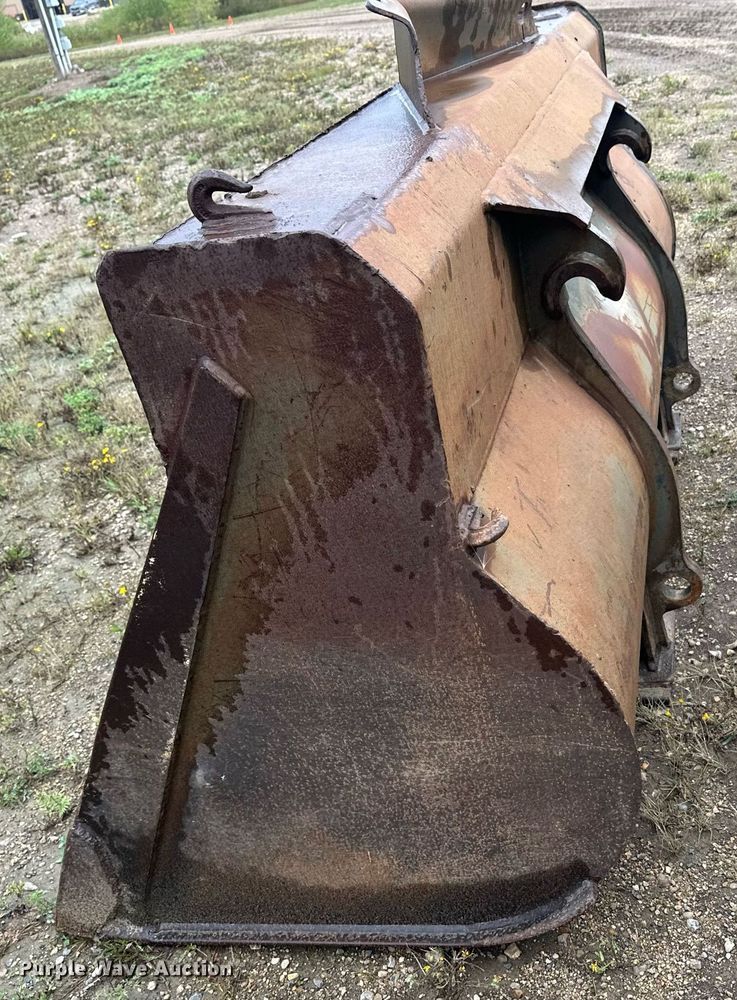 image for item DT6377 2001 Volvo L70D wheel loader