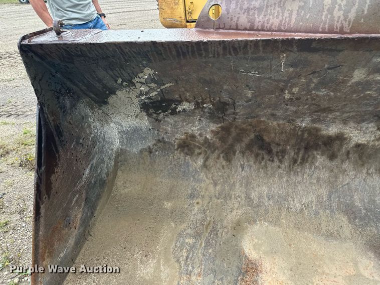 image for item DT6377 2001 Volvo L70D wheel loader