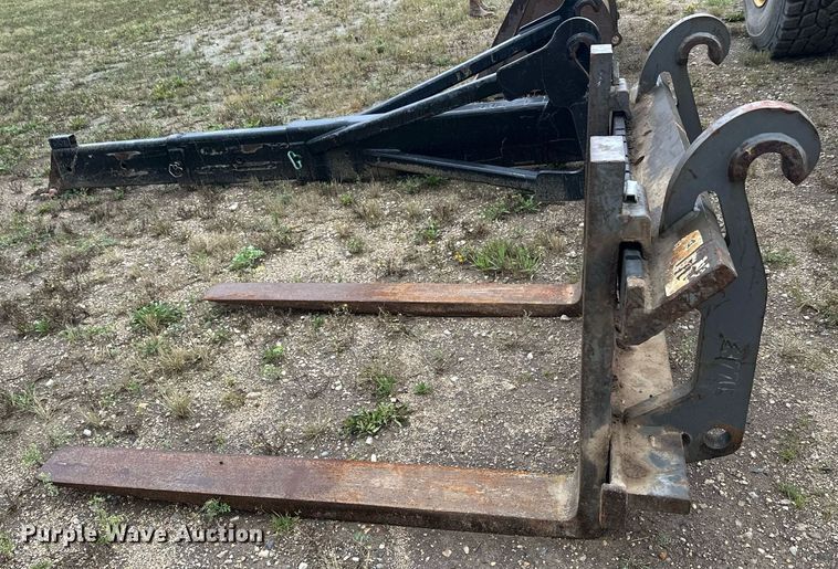 image for item DT6377 2001 Volvo L70D wheel loader