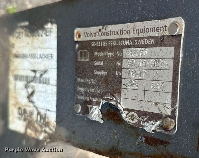 image for item DT6377 2001 Volvo L70D wheel loader