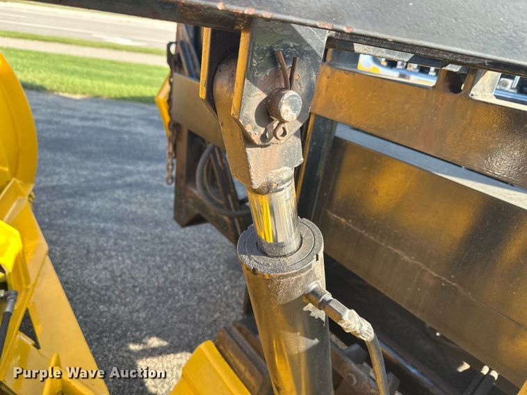 image for item DT6381 2003 International 7400 dump truck