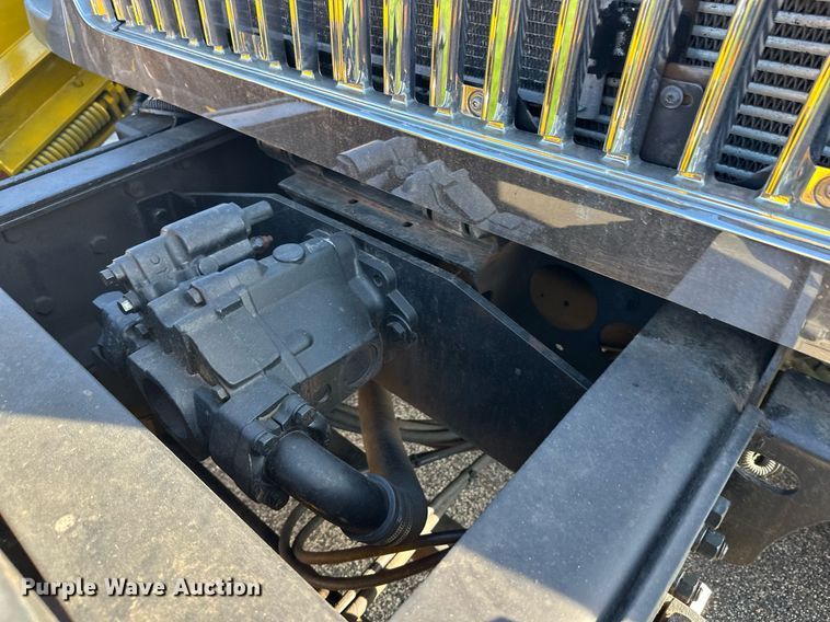 image for item DT6381 2003 International 7400 dump truck