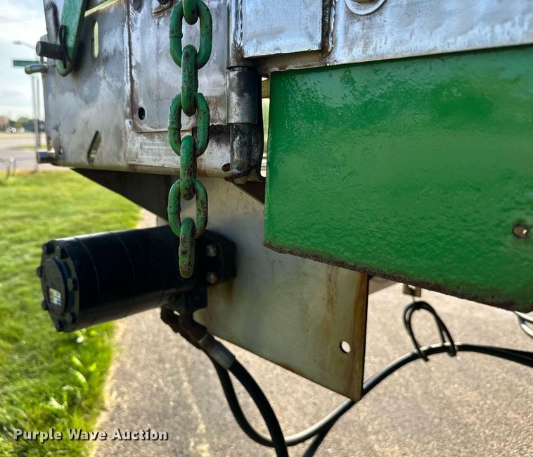 image for item DT6381 2003 International 7400 dump truck