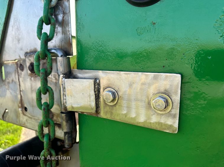 image for item DT6381 2003 International 7400 dump truck