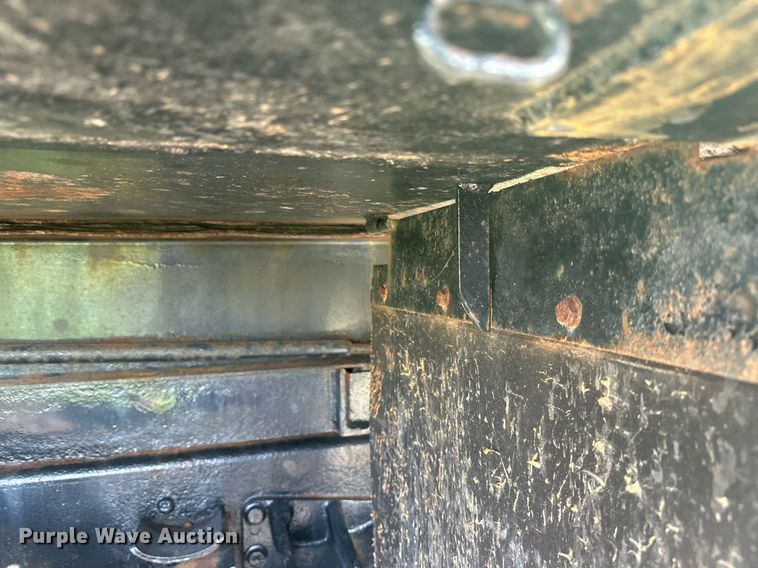 image for item DT6381 2003 International 7400 dump truck