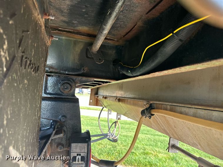 image for item DT6381 2003 International 7400 dump truck