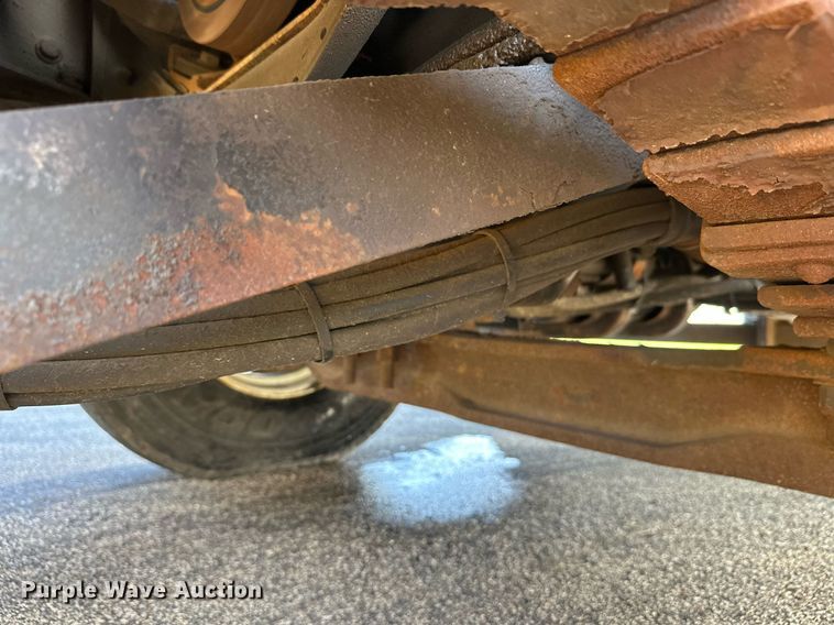 image for item DT6381 2003 International 7400 dump truck