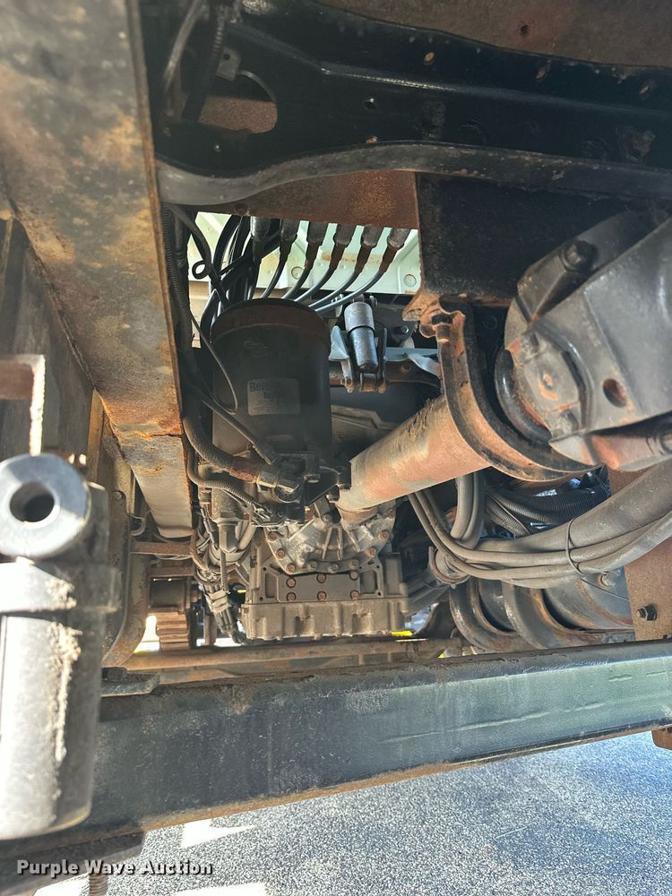 image for item DT6381 2003 International 7400 dump truck