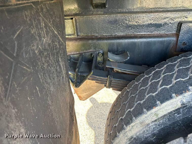 image for item DT6381 2003 International 7400 dump truck