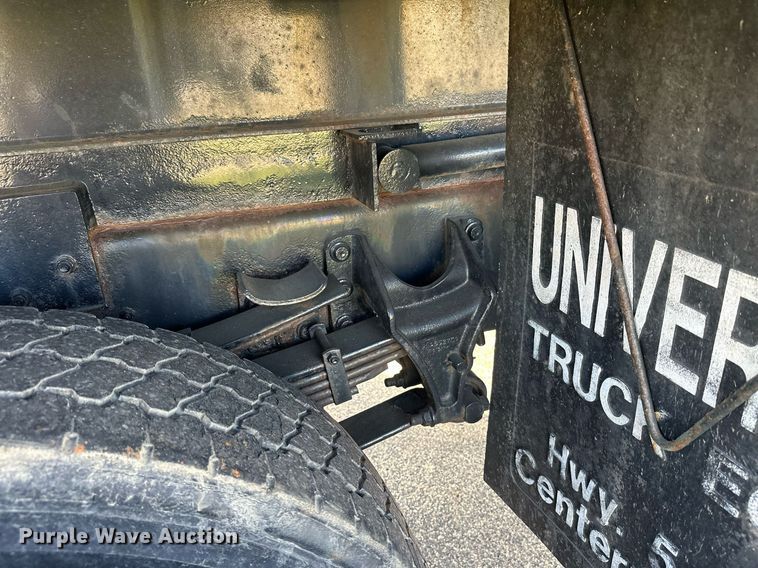 image for item DT6381 2003 International 7400 dump truck