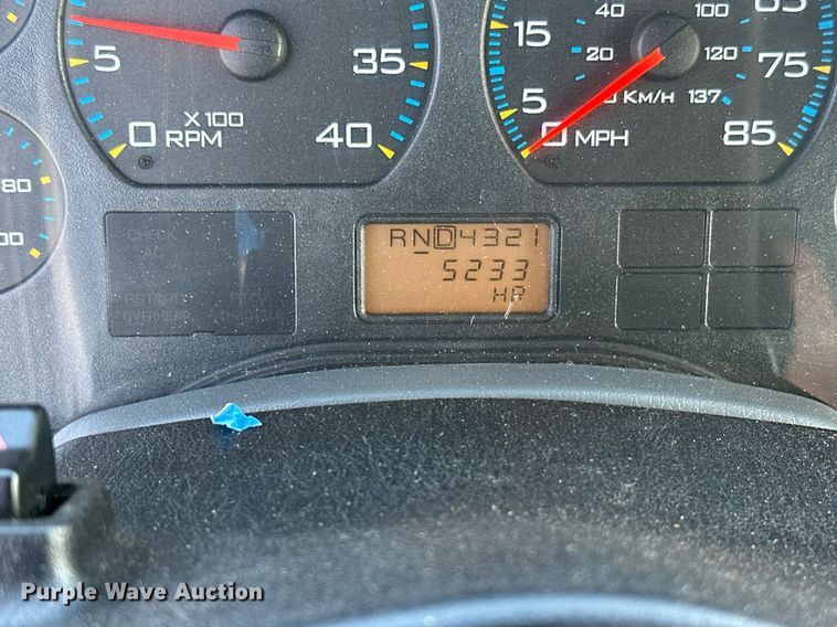 image for item DT6381 2003 International 7400 dump truck