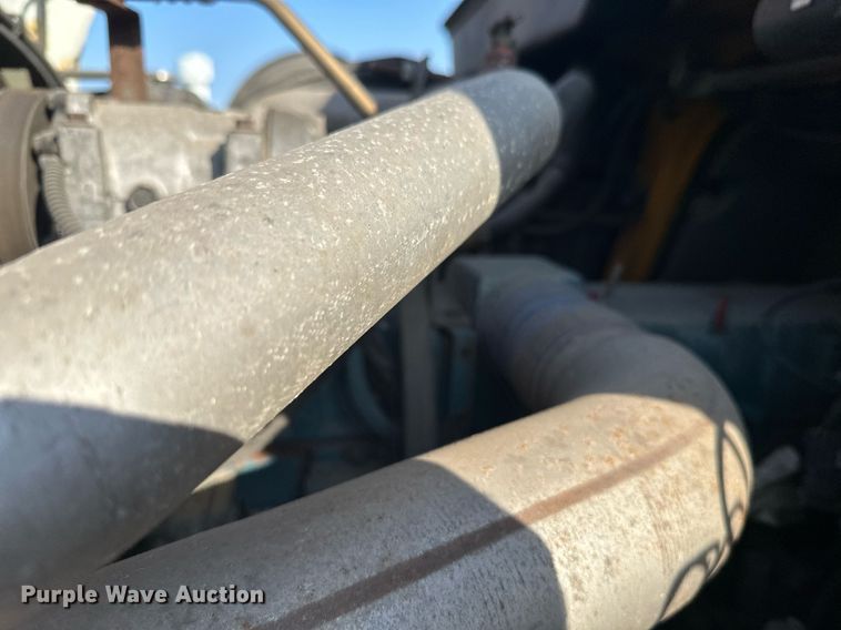 image for item DT6381 2003 International 7400 dump truck