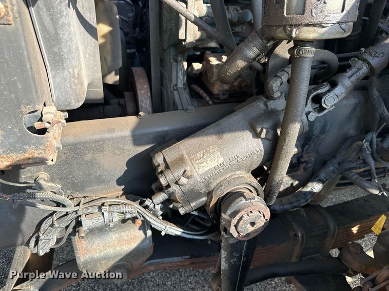 image for item DT6381 2003 International 7400 dump truck