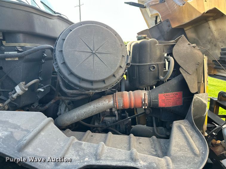 image for item DT6381 2003 International 7400 dump truck