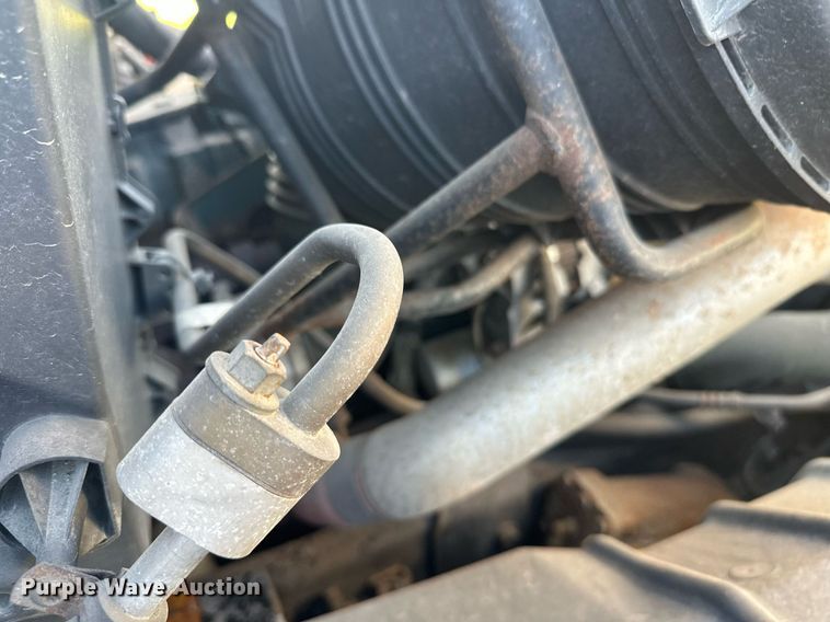 image for item DT6381 2003 International 7400 dump truck