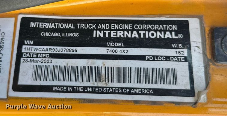 image for item DT6381 2003 International 7400 dump truck