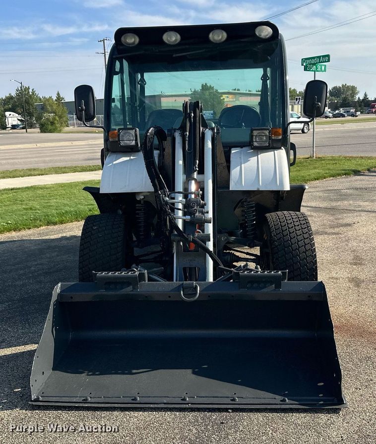 image for item DT6382 2016 Bobcat 5600 Toolcat utility vehicle