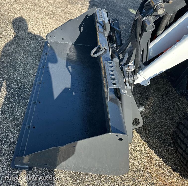 image for item DT6382 2016 Bobcat 5600 Toolcat utility vehicle