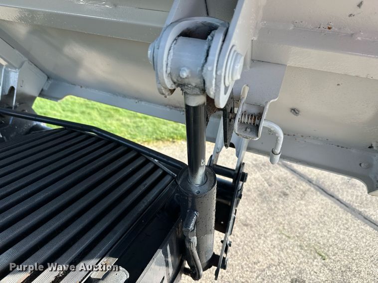 image for item DT6382 2016 Bobcat 5600 Toolcat utility vehicle