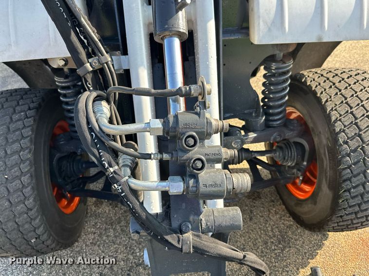 image for item DT6382 2016 Bobcat 5600 Toolcat utility vehicle