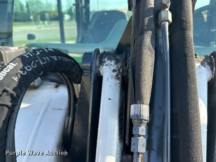 image for item DT6382 2016 Bobcat 5600 Toolcat utility vehicle