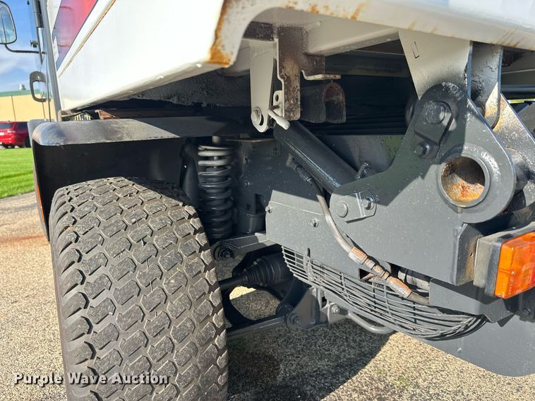 image for item DT6382 2016 Bobcat 5600 Toolcat utility vehicle