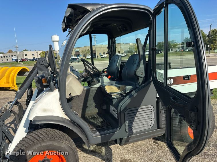 image for item DT6382 2016 Bobcat 5600 Toolcat utility vehicle