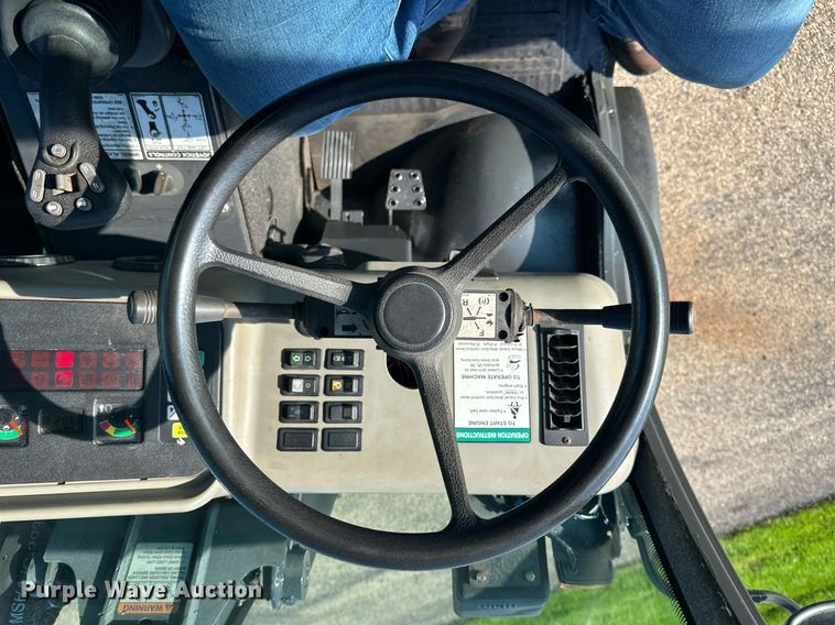 image for item DT6382 2016 Bobcat 5600 Toolcat utility vehicle