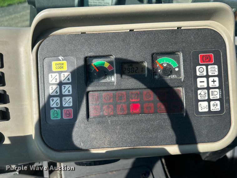 image for item DT6382 2016 Bobcat 5600 Toolcat utility vehicle