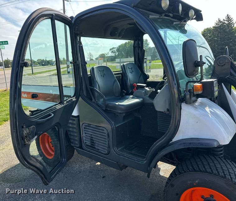 image for item DT6382 2016 Bobcat 5600 Toolcat utility vehicle