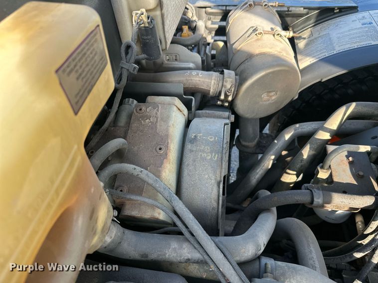 image for item DT6382 2016 Bobcat 5600 Toolcat utility vehicle