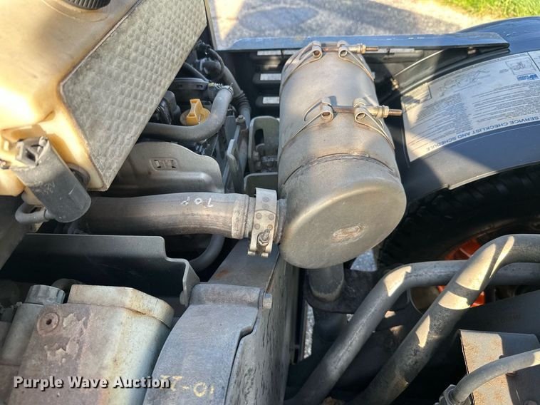 image for item DT6382 2016 Bobcat 5600 Toolcat utility vehicle